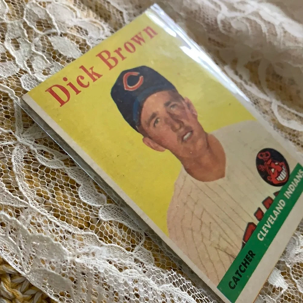 1958 Topps Dick Brown -- Cleveland Indians - Picture 2 of 3
